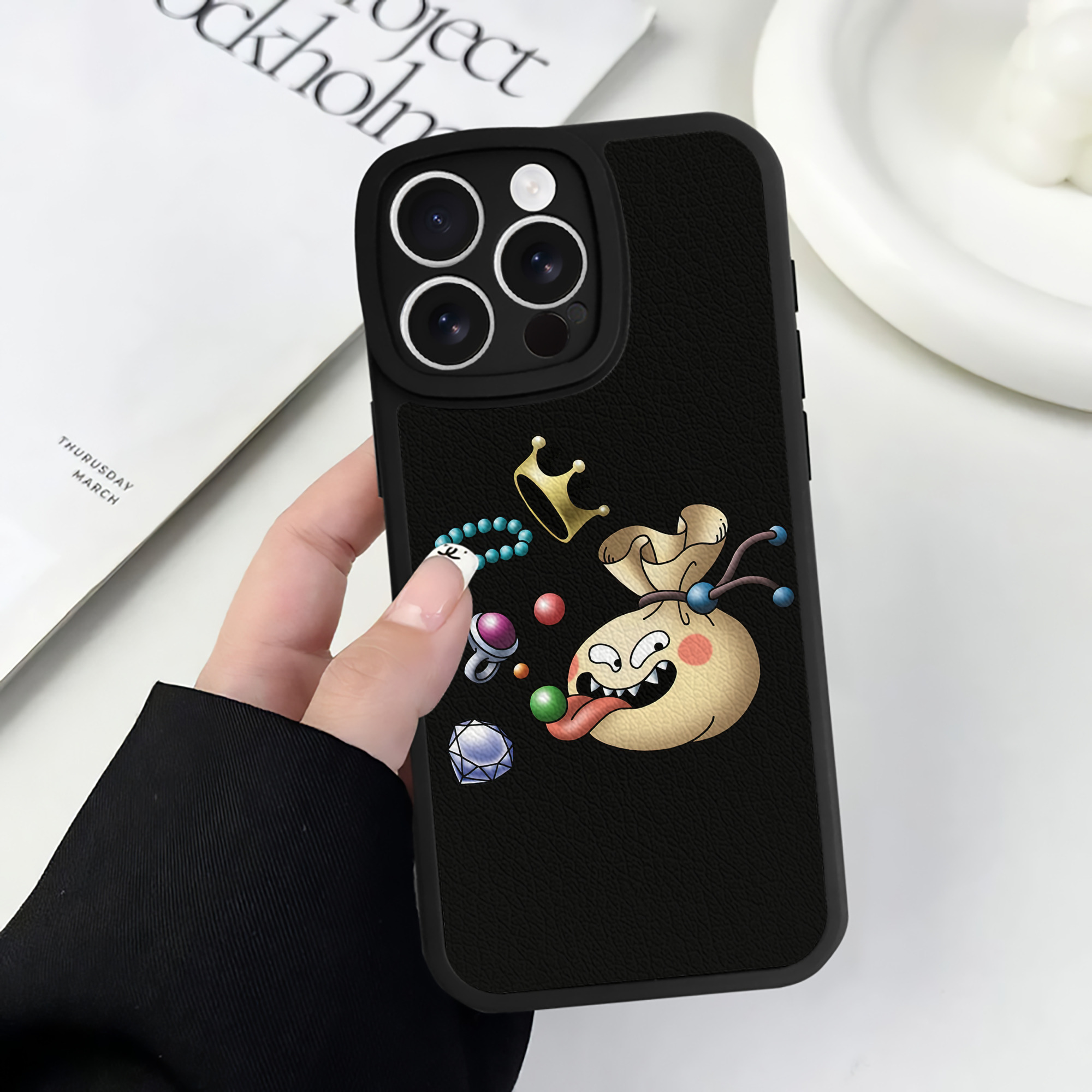 （画像用） ドラゴンクエスト Doragon Kuesuto Dragon Quest 【iPhone 16シリーズ対応】シリコンスマホケース（レザー調） 材質：シリコン